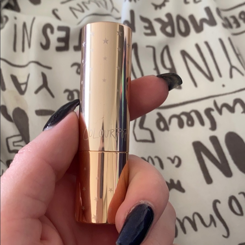 Colourpop velvet blur lipstick in Sphynx